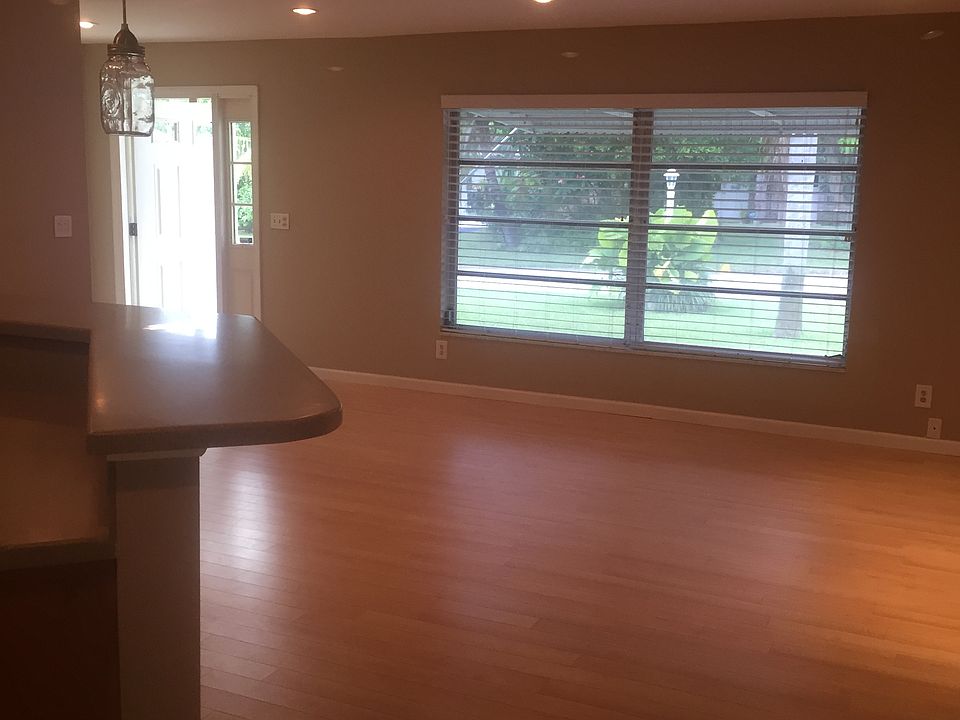 1st image of 9061 SE Parkway Dr
