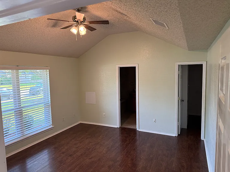 2210 Crystal Creek Ln — Photo 11