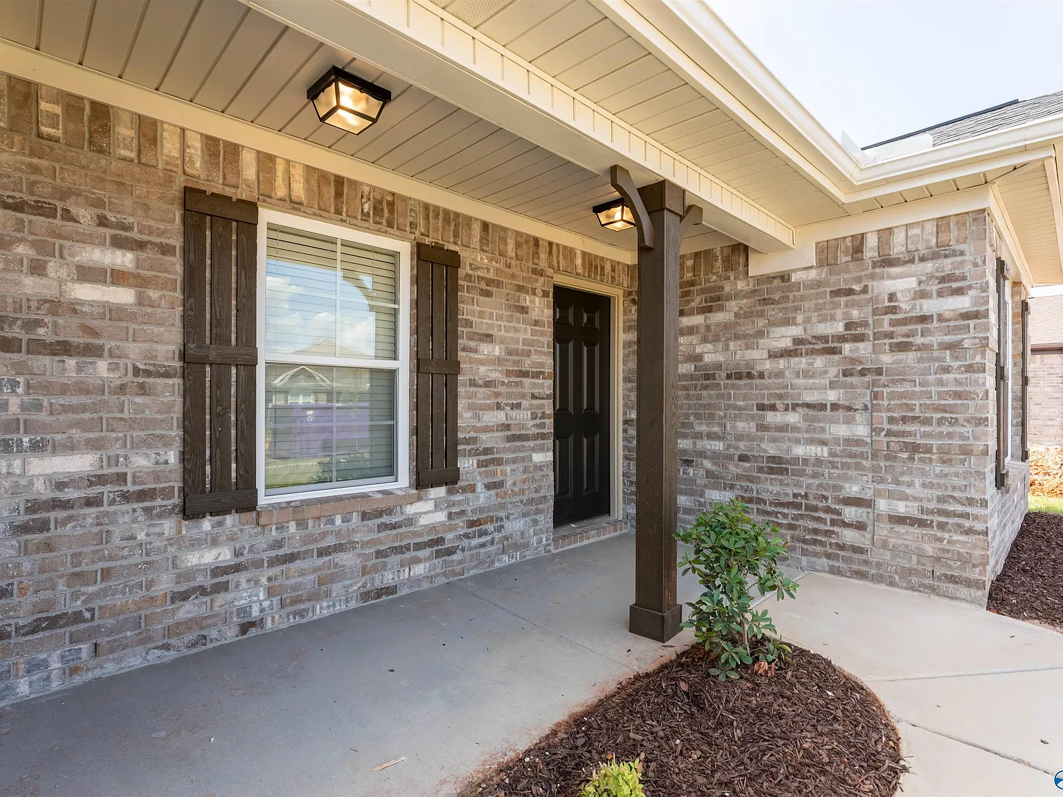 4 bed, 2.0 bath, 1748 sqft, $1,775 — Photo 2