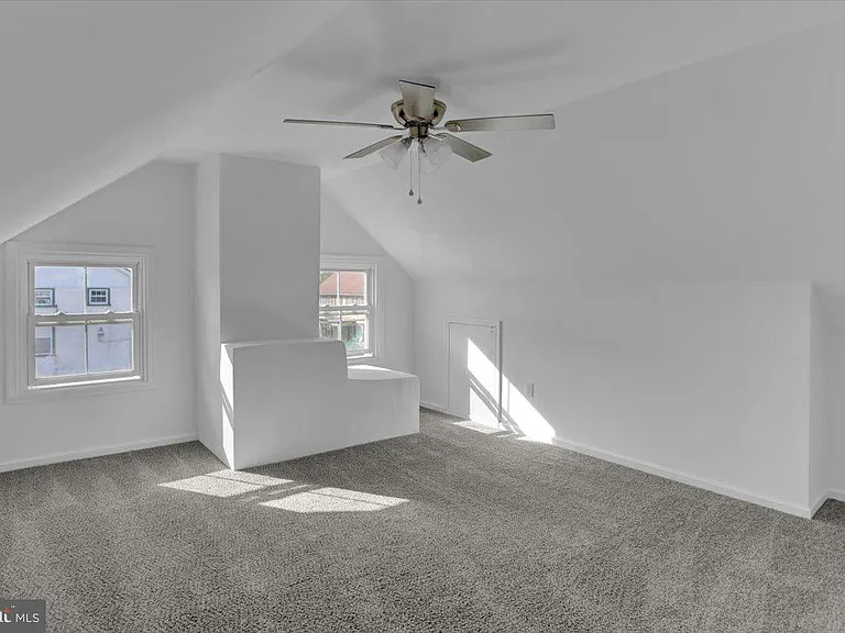 3208 Main St #3 — Photo 11