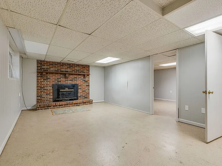 729 Foothills Rd — Photo 18