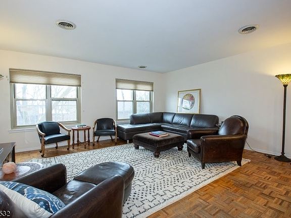 3rd image of 361 Claremont Ave #6115