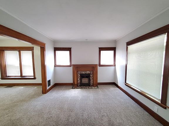 3rd image of 129 Spruce Ave