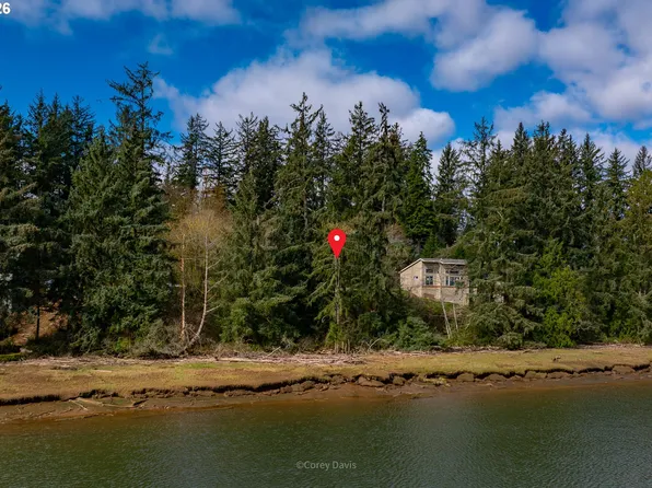 Riverway Dr #14, Nehalem, OR 97131
