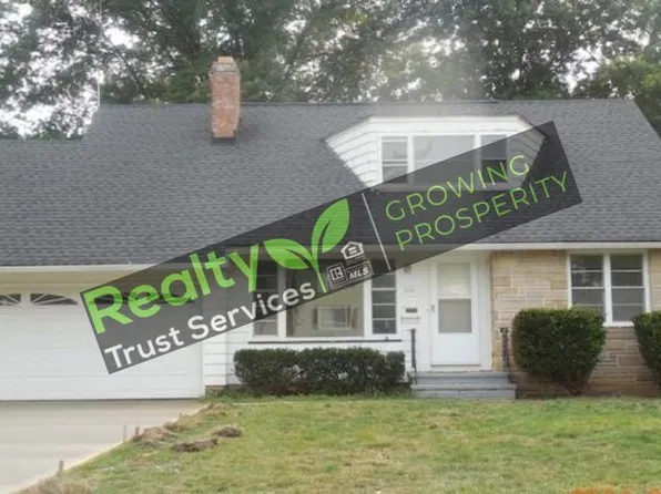 2332 N Taylor Rd, Cleveland Heights, OH 44112