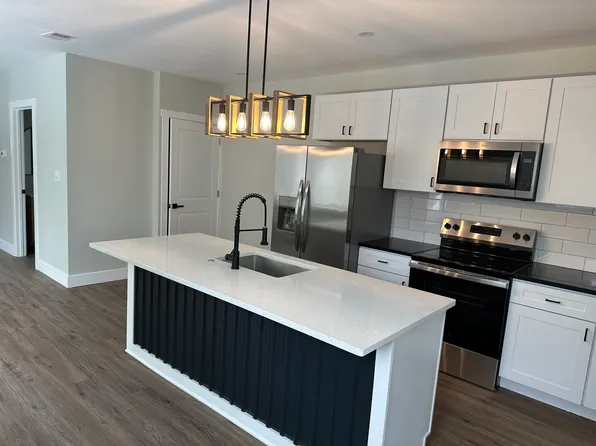 206 W Mowry St, Chester, PA 19013