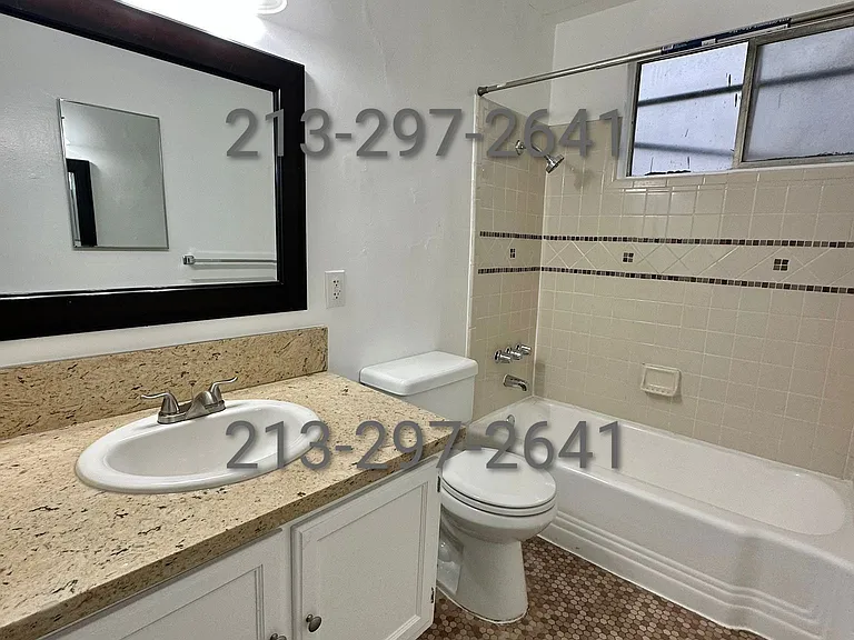 1246 N Edgemont St #2 — Photo 5