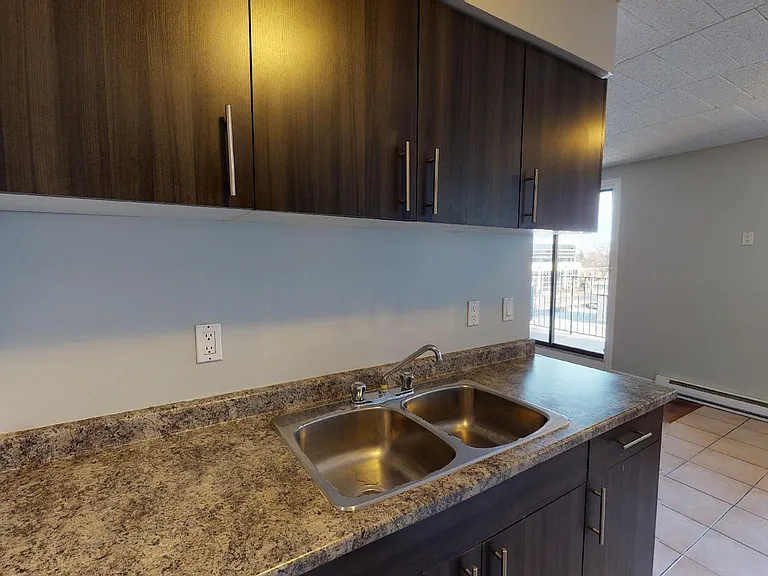 485 Windsor Ave — Photo 3