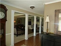 4th image of 1907 Willowlake Dr