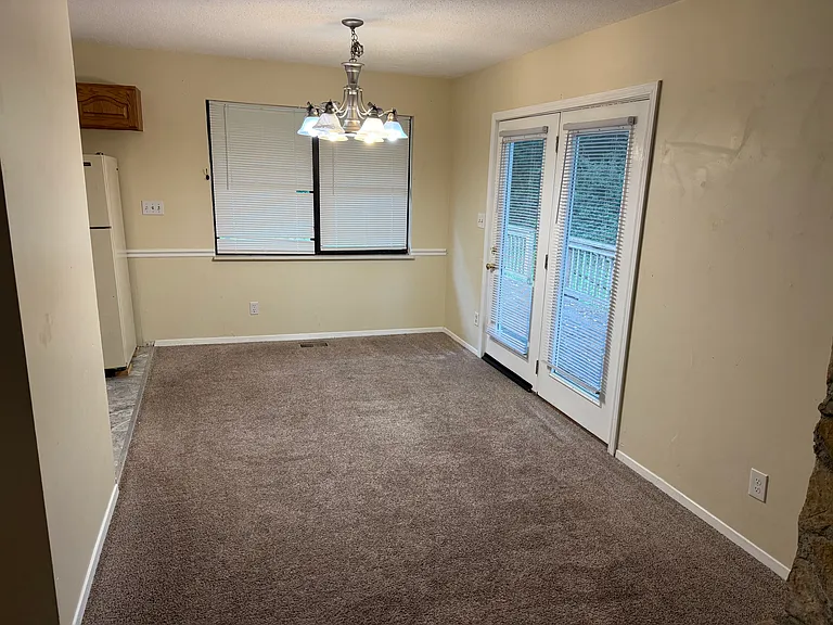 1440 Elba Dr — Photo 6