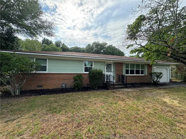 1772 Flintshire Rd, Fayetteville, NC 28304
