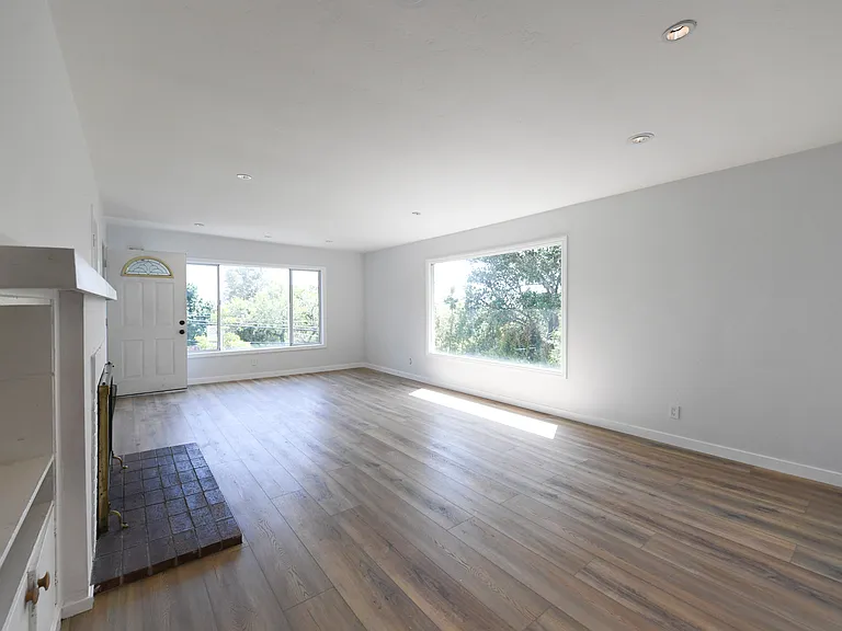 2505 Cedar St — Photo 12