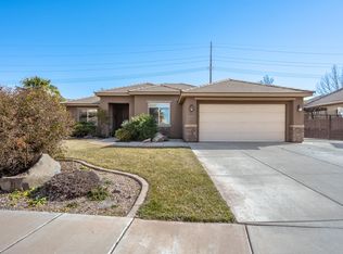 2033 S Great Basin Dr, Washington, UT 84780