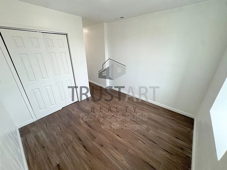 2317 N 15th St #7 — Photo 9