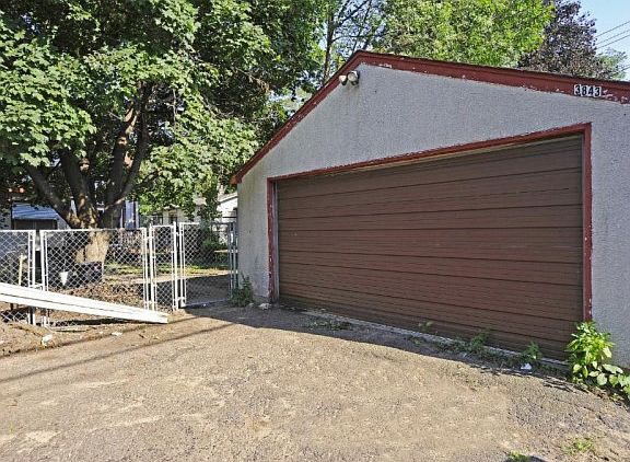 5th image of 3843 Sheridan Ave N