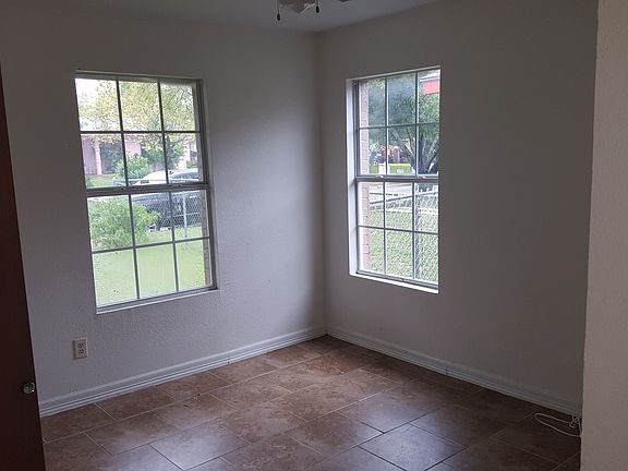 5th image of 1257 Grand Park Ln