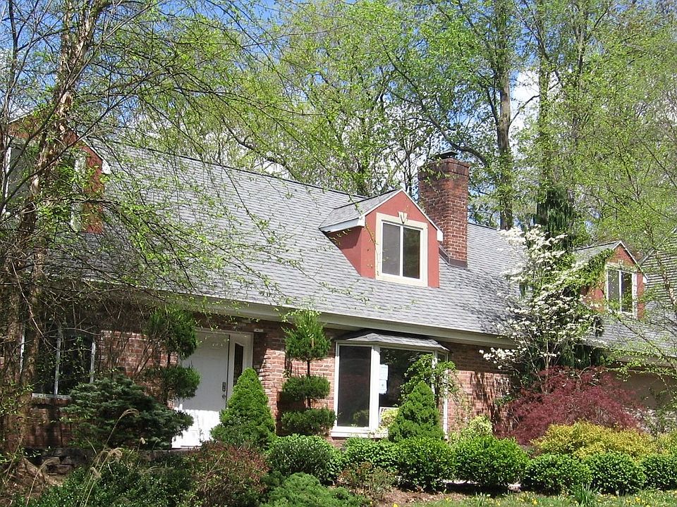 2nd image of 21 Hopkins St