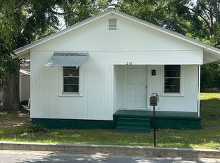 208 Washington St, Metter, GA 30439
