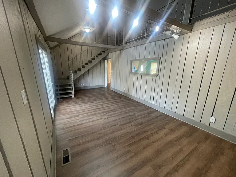 5211 River Rd — Photo 26