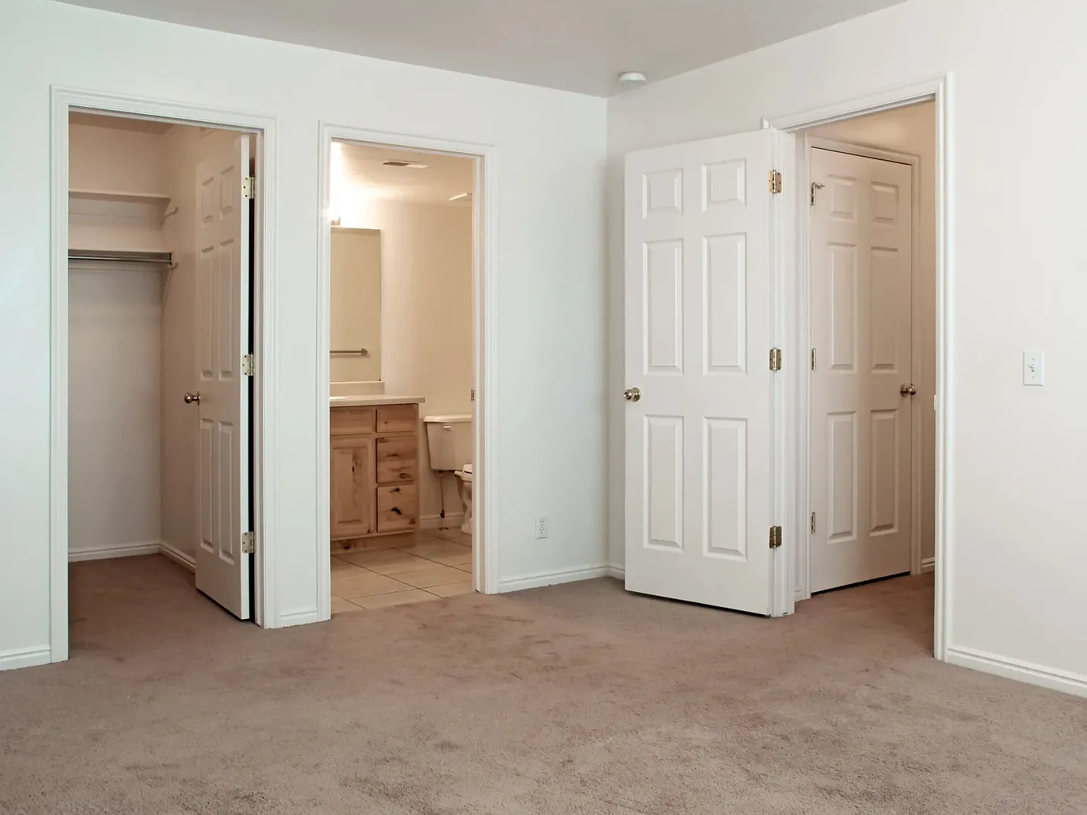 Autumn Hills Apartments — Photo 4