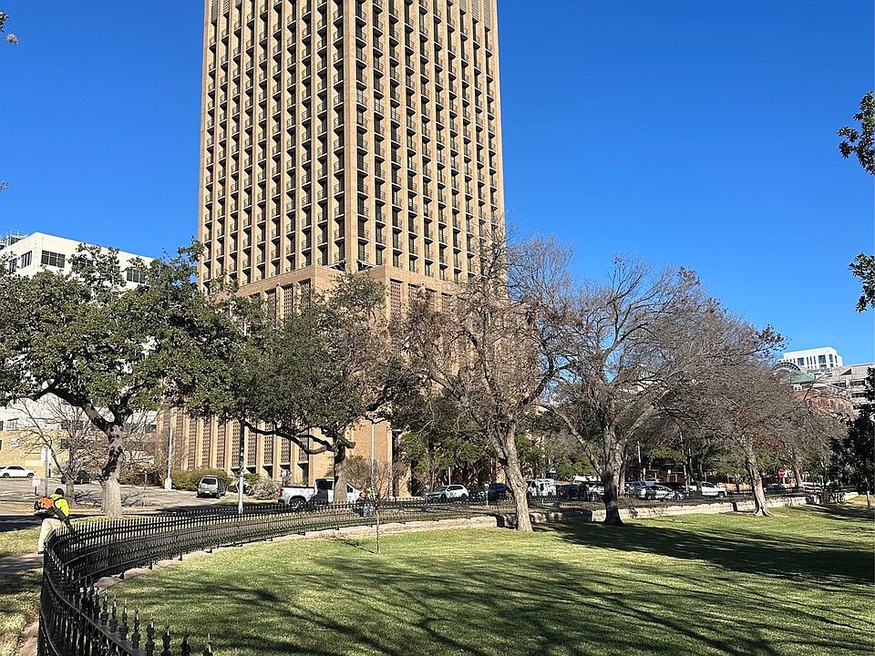 1st image of 1122 Colorado St APT 1902
