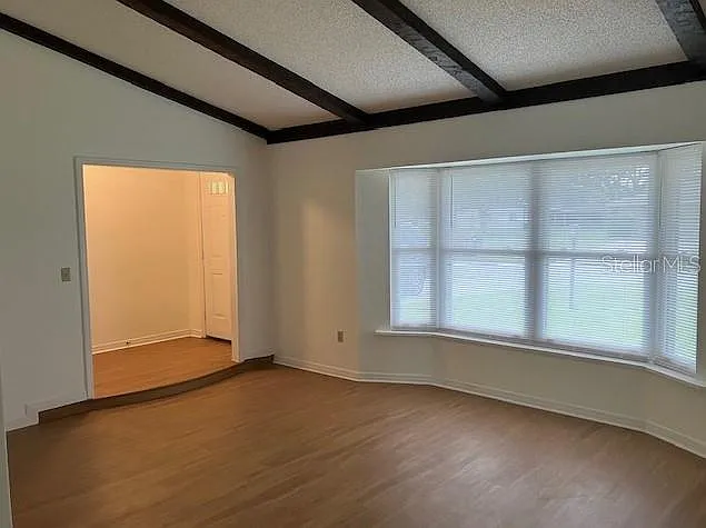 503 Chancellar Dr — Photo 3