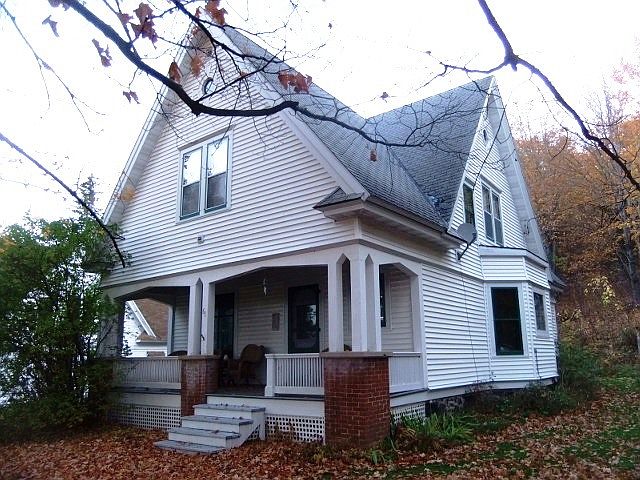 1st image of 61 N Victoria