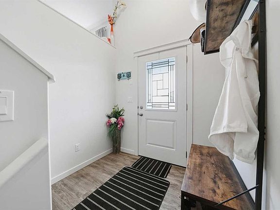 4th image of 74 N Ranchers Close