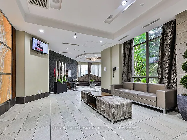 310 Burnhamthorpe Rd W #1602 — Photo 4