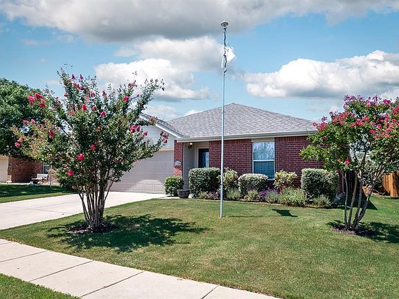 3rd image of 2708 Spencer Cir