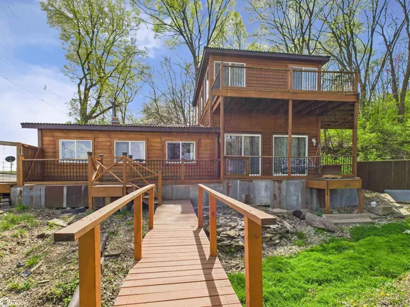 3133 Mississippi River Rd, Montrose, IA 52639