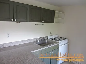 Rented by aptsandlofts.com