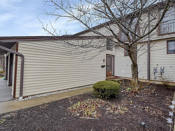 2nd image of 15118 Pine Hl