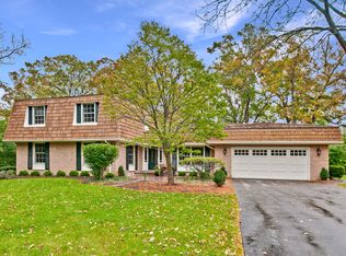 1325 Wood Hill Ln, Lake Forest, IL