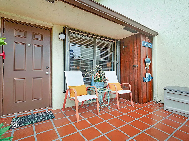 8071 SE Villa Cir — Photo 3