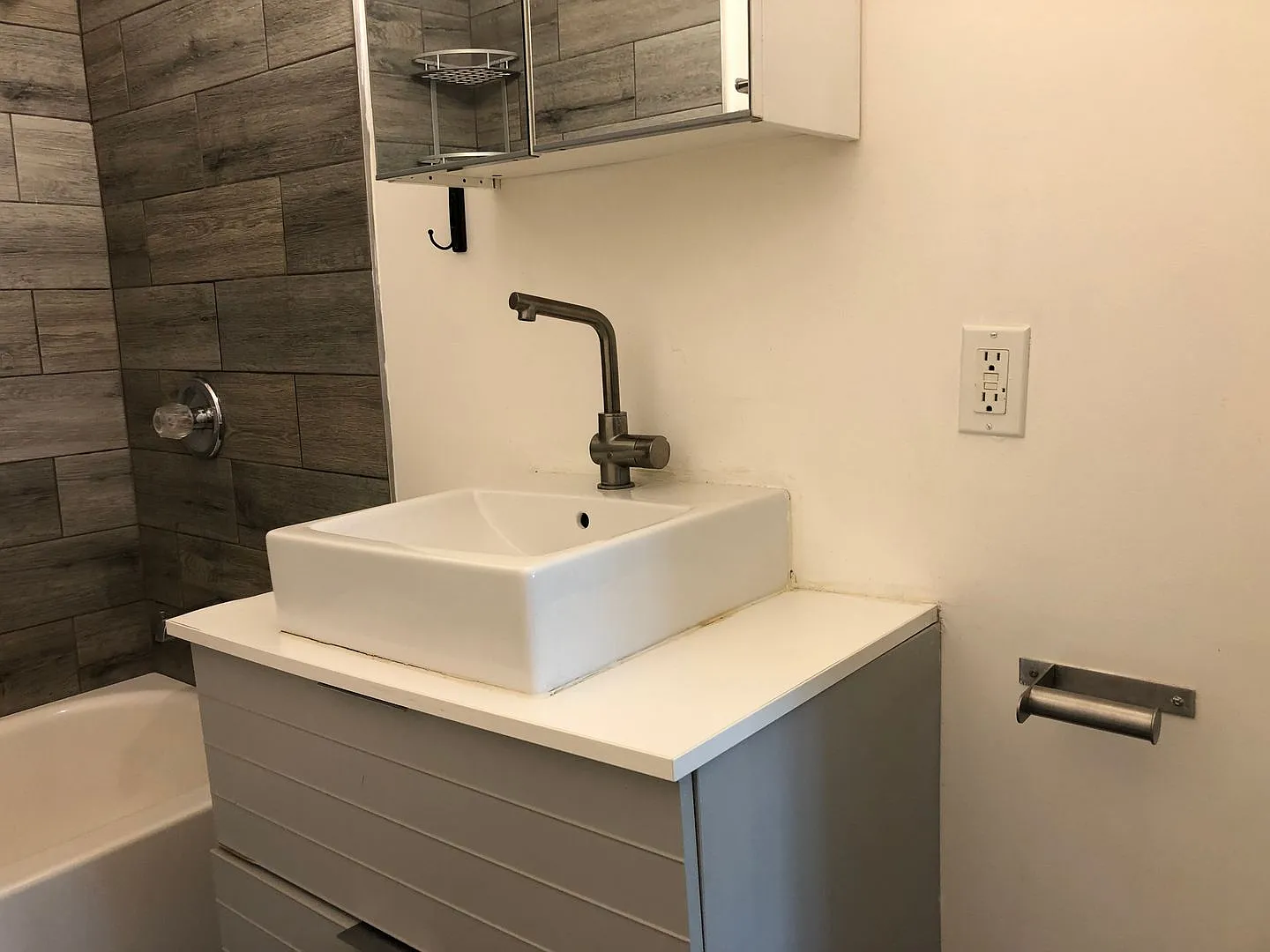 1315 Park Avenue — Photo 4