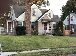 1-21 32nd St FLOOR 2, Fair Lawn, NJ 07410