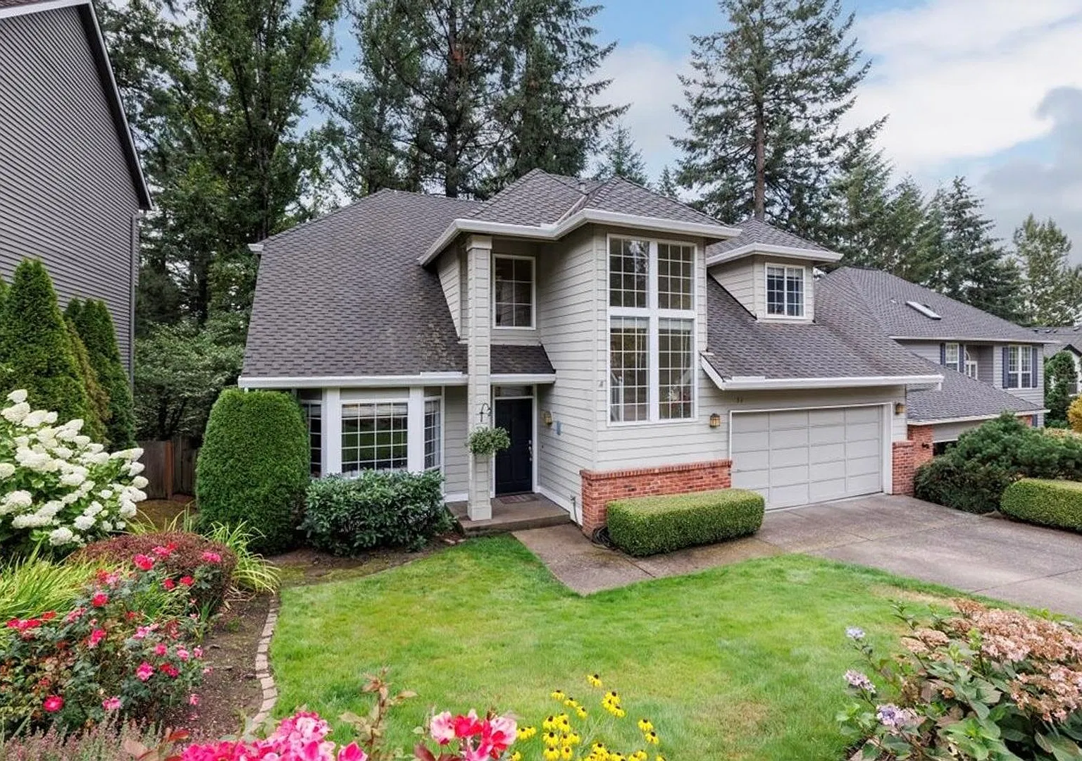 Beautifully Maintained Mt. Park Home on a Quiet Cul-de-Sac — Photo 2
