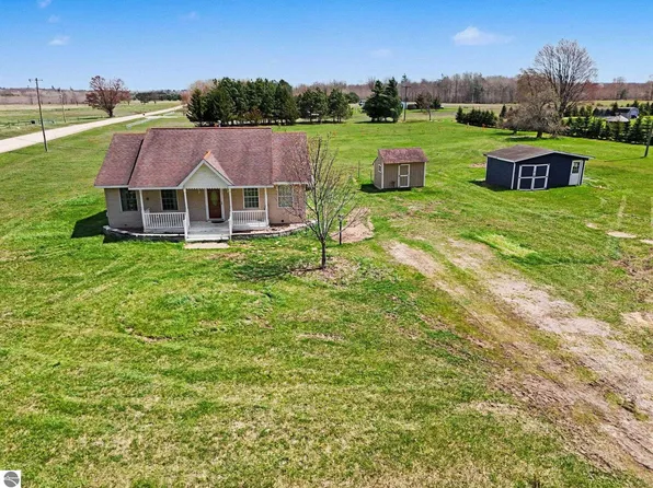 980 N Stevens Rd, Lake City, MI 49651