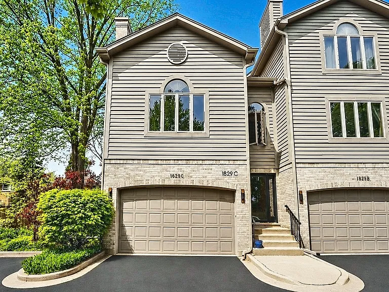1829 Wilmette Ave #C — Photo 1