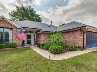 900 Harrison St, Harrah, OK 73045