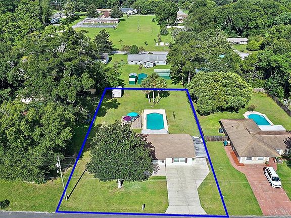 5th image of 358 NE 43rd Ct