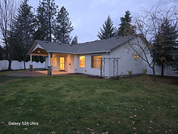 Covered Back Patio and 1/3 acre lot