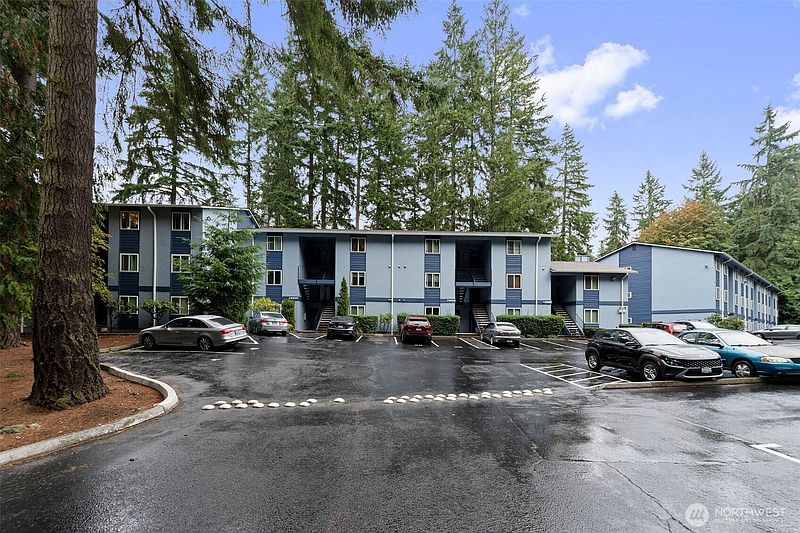 3rd image of 14020 Juanita Drive NE #B3