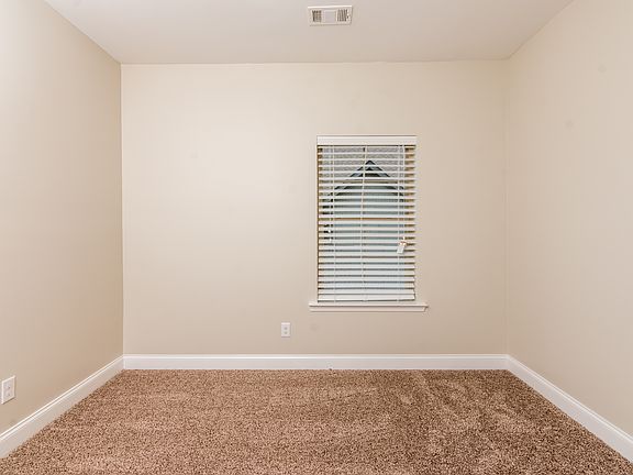 3rd image of 620 Luckett Ct