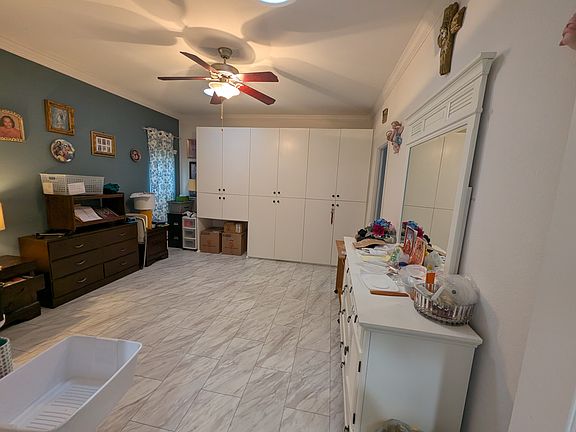 4th image of 829 Villa Teresa Way