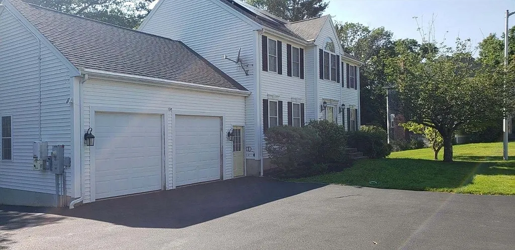 1 bed, 1.0 bath, 1000 sqft, $2,495 — Photo 1