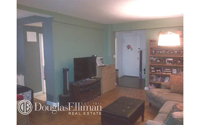 Rented by Douglas Elliman | media 33