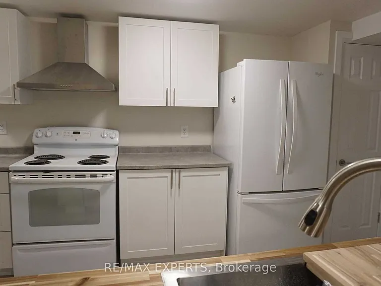77 Cromwell Ave #LOWER — Photo 6