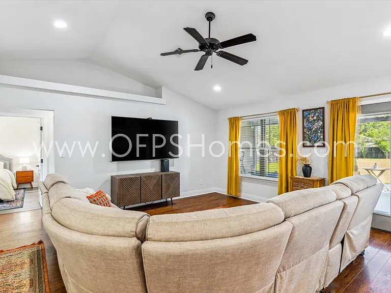 8170 Tavira St — Photo 8